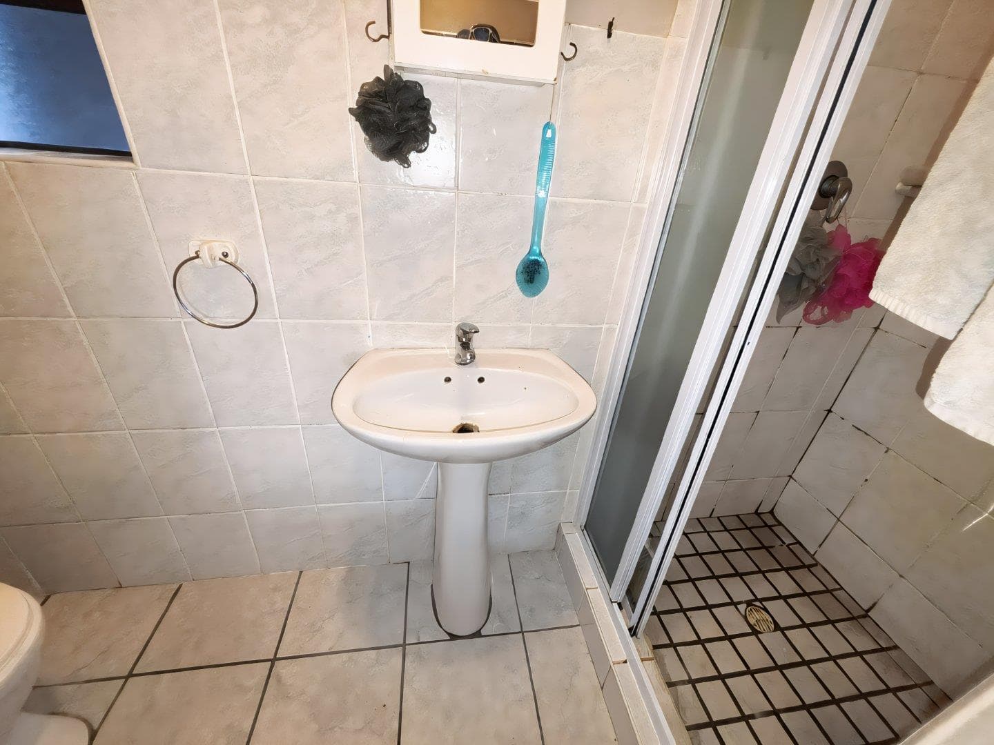 Parklands flat with secure vibes and fibre access - view 12